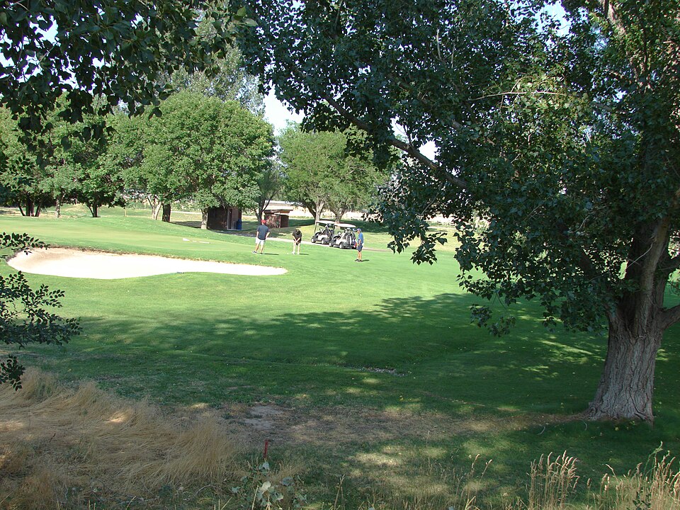 Golfers on Spanish Oaks golf course in Spanish Fork, Utah